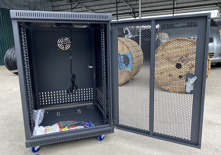 Tủ rack 15U D600 mẫu mới hãng UNIRACK